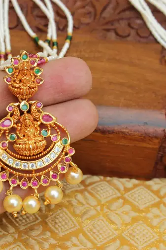 Lovely temple pendant with beads mala
