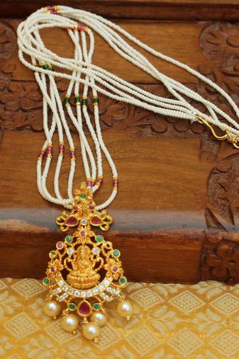 Lovely temple pendant with beads mala