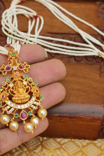 Lovely temple pendant with beads mala