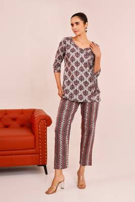 Grey hand printed short kurta with pant  loungewear set 1