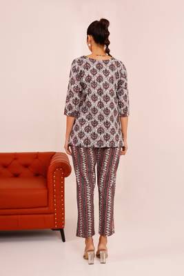 Grey hand printed short kurta with pant  loungewear set 2