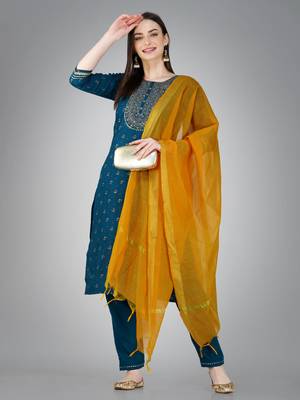 Women embroidered cotton blend blue kurta pant dupatta set 2
