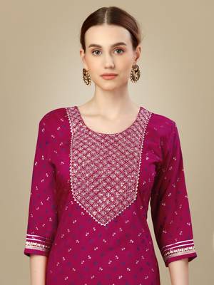 Women embroidered silk blend golden kurta pant dupatta set 3