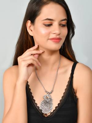 Peacock feather necklace 2