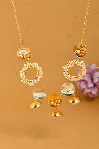 Contemporary pearl western statement necklace