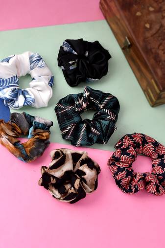 Set of 6 multi colored printed ponytail holders