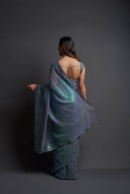 Grey embroidery heavy georgette saree with un-stiched blouse 2
