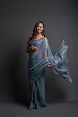 Grey embroidery heavy georgette saree with un-stiched blouse 3