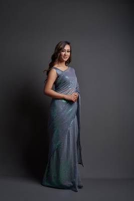 Grey embroidery heavy georgette saree with un-stiched blouse 4