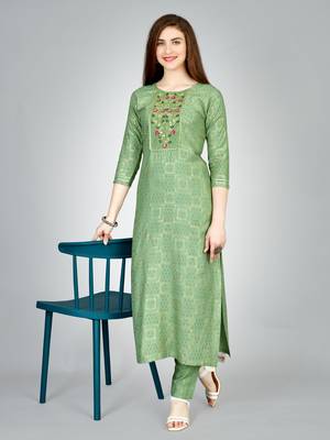 Women embroidered rayon pista green kurta pant set 1