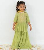 Pista floral peplum set