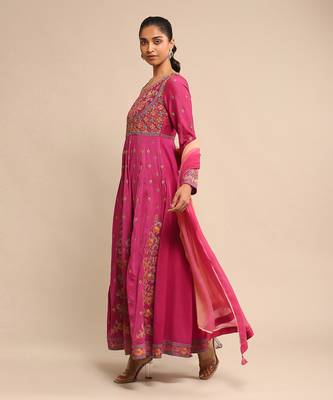 Pink embroidered kurta set 2