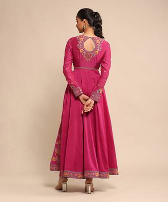 Pink embroidered kurta set 4