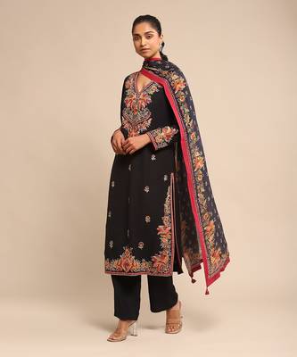 Black embroidered kurta set 2