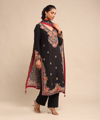 Black embroidered kurta set 3