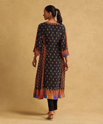 Black printed kurta set by RITU KUMAR 4
