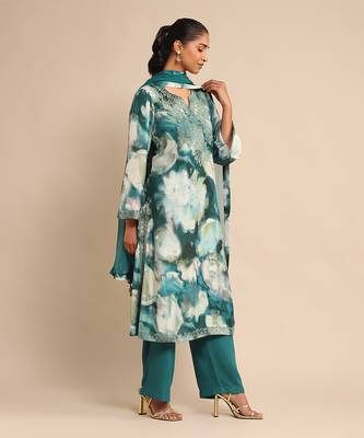 Teal embroidered kurta set by ritu kumar 3