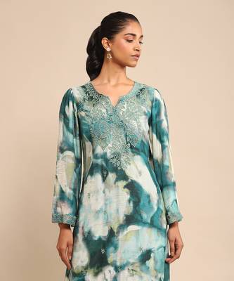 Teal embroidered kurta set by ritu kumar 5