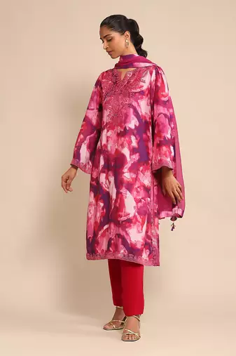 Pink embroidered kurta set by ritu kumar