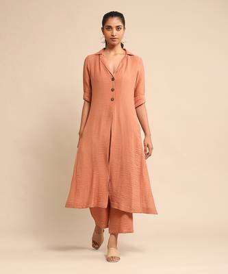Pink solid kurta pant set by ritu kumar 1