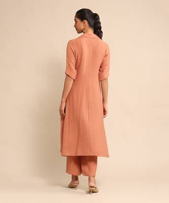 Pink solid kurta pant set by ritu kumar 4