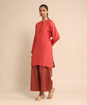 Red solid kurta By ritu kumar 2