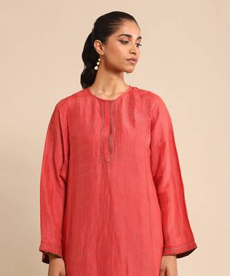 Red solid kurta By ritu kumar 5