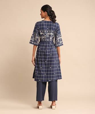 Blue checked kurta pant set By ritu kumar 4