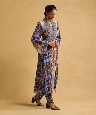 Blue printed kurta pant set By ritu kumar 3