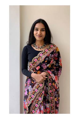Black Colour Digital Print Georgette Saree With Un-Stitched Blouse