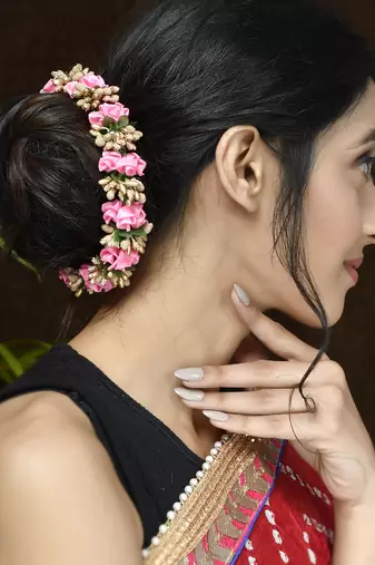 Women pink & gold toned embellished hair accessory set