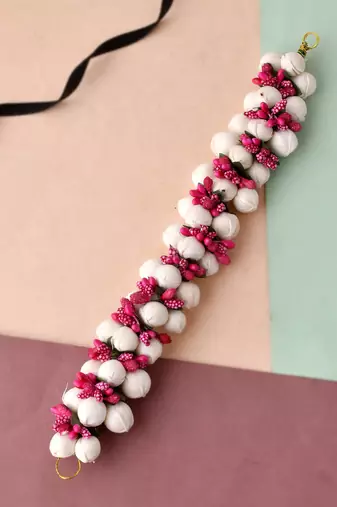 Women pink & white toned embellished hair accessory set