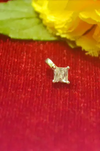 Sizzling gold floral diamond nose accessory clipon nosering or nosepin