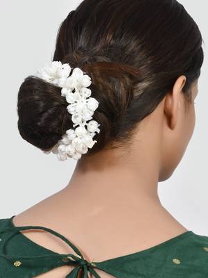 White mogra hair accessory set 2