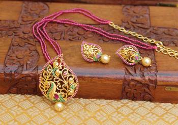 Gold platted peacock beads necklace set 1