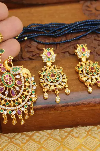 Gold platted peacock beads necklace set
