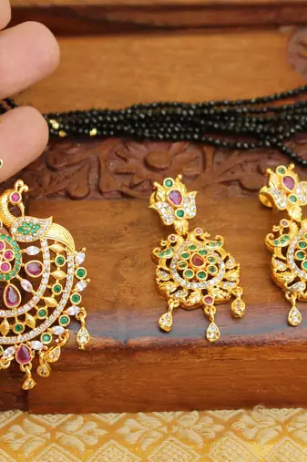 Gold platted peacock beads necklace set