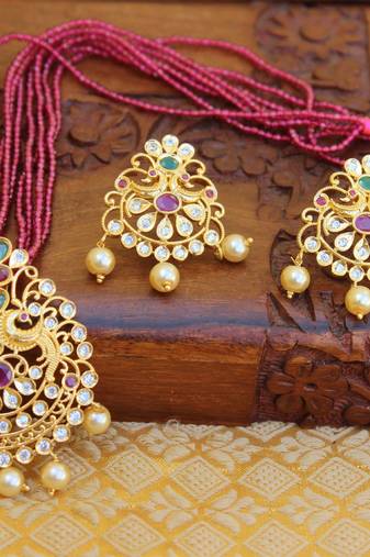 Gold platted peacock beads necklace set