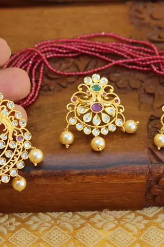 Gold platted peacock beads necklace set