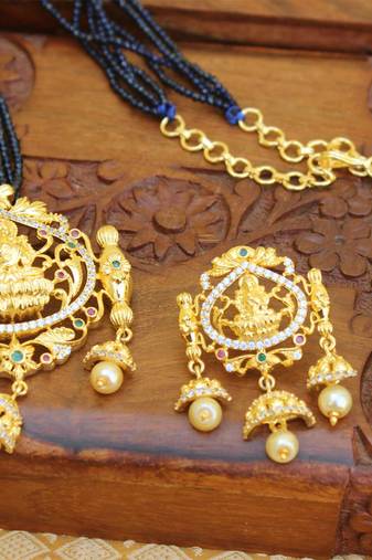 Gold platted lakshmi beads necklace set