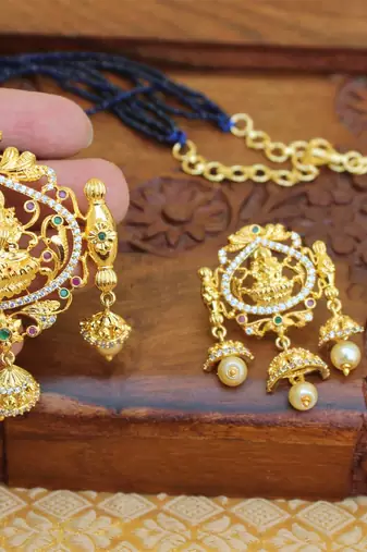 Gold platted lakshmi beads necklace set