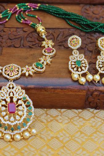 Gold platted beads necklace set