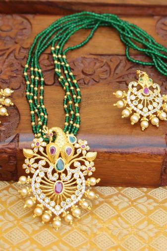 Gold platted peacock beads necklace set