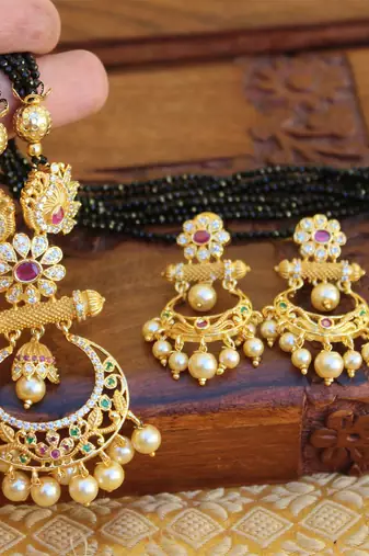 Gold platted beads necklace set