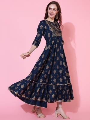 Gulmohar jaipur rayon calf length length printed flared 3/4 sleeve round kurta 3
