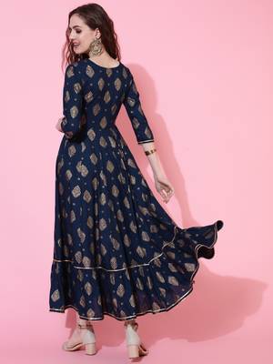 Gulmohar jaipur rayon calf length length printed flared 3/4 sleeve round kurta 4