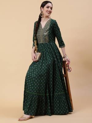 Gulmohar jaipur rayon  full length printed flared 3/4 sleeve v-neck kurta 2