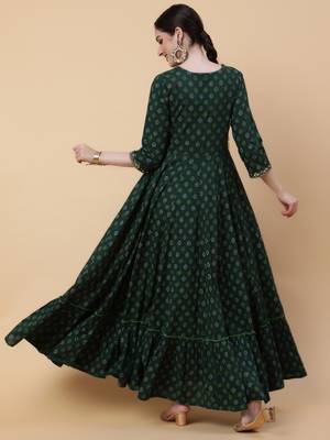 Gulmohar jaipur rayon  full length printed flared 3/4 sleeve v-neck kurta 4