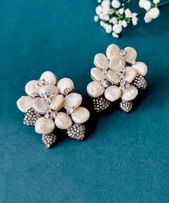Florence floral studs 1
