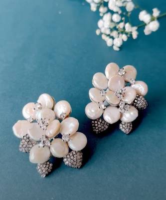 Florence floral studs 2